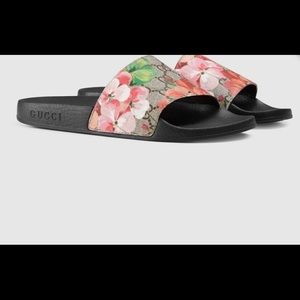 Gucci Bloom Slides